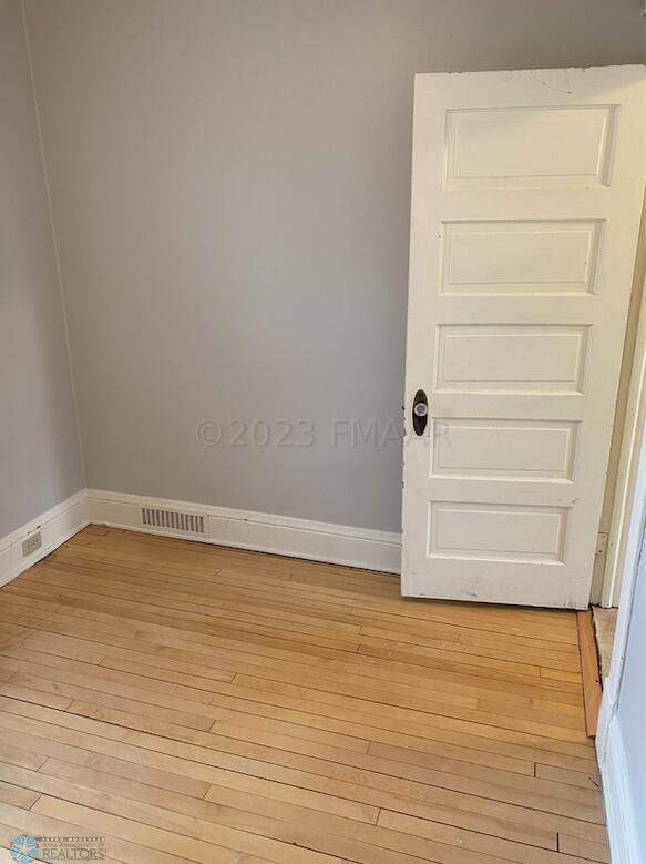 1036 COLLEGE Street N