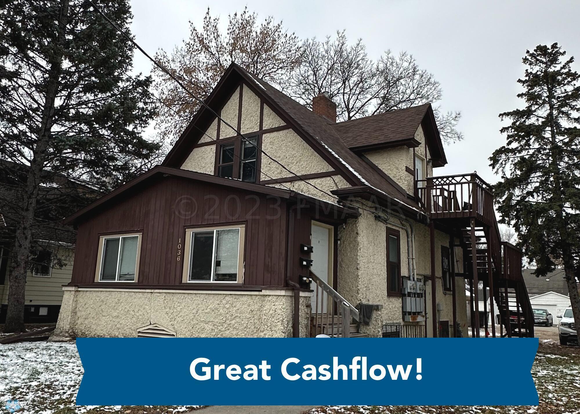 1036 COLLEGE Street N