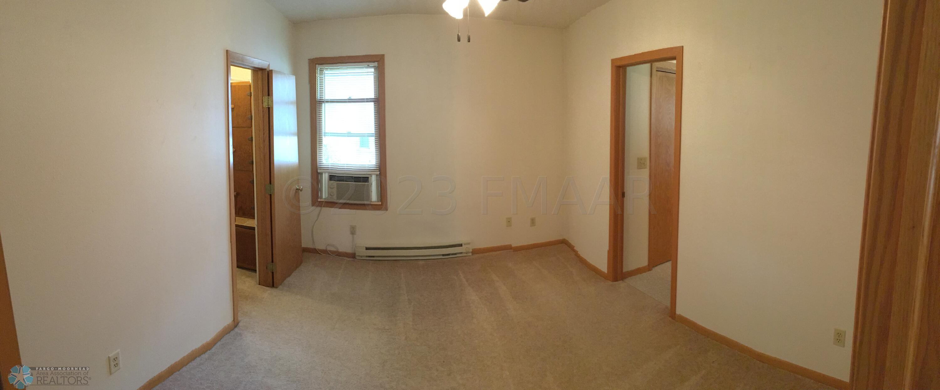 1038 COLLEGE Street N