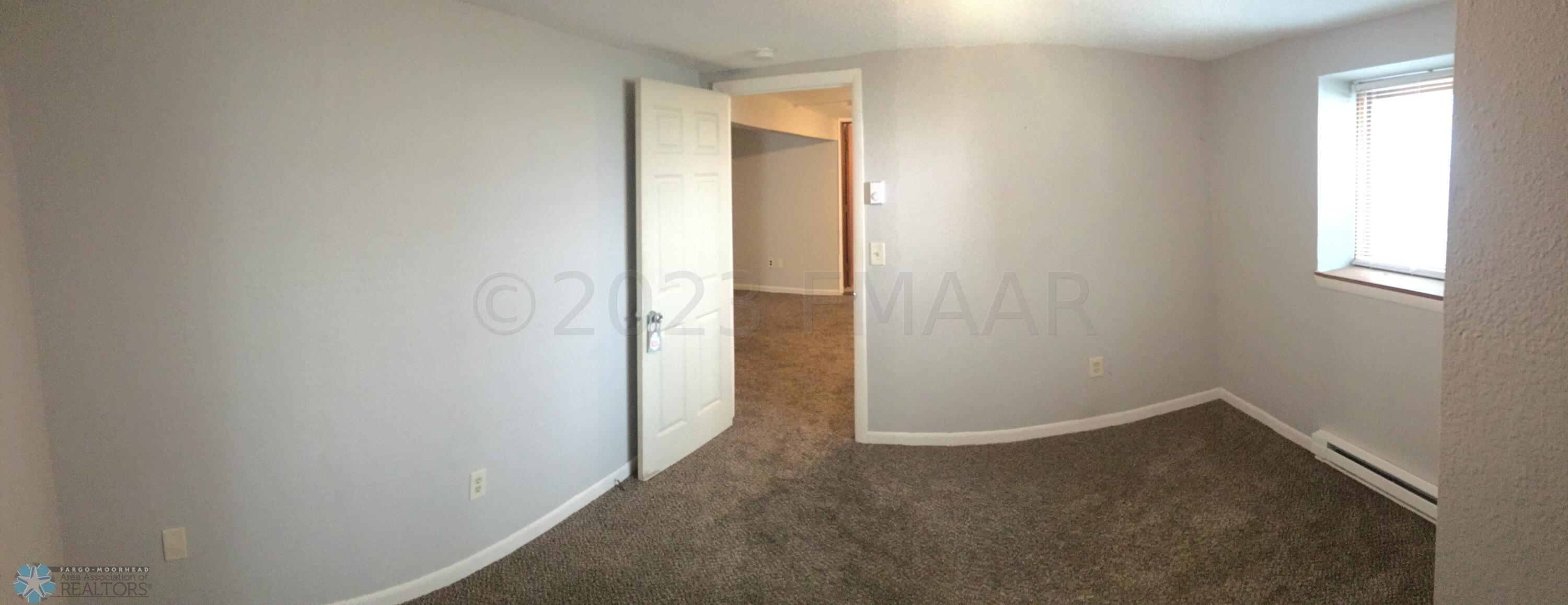 1038 COLLEGE Street N