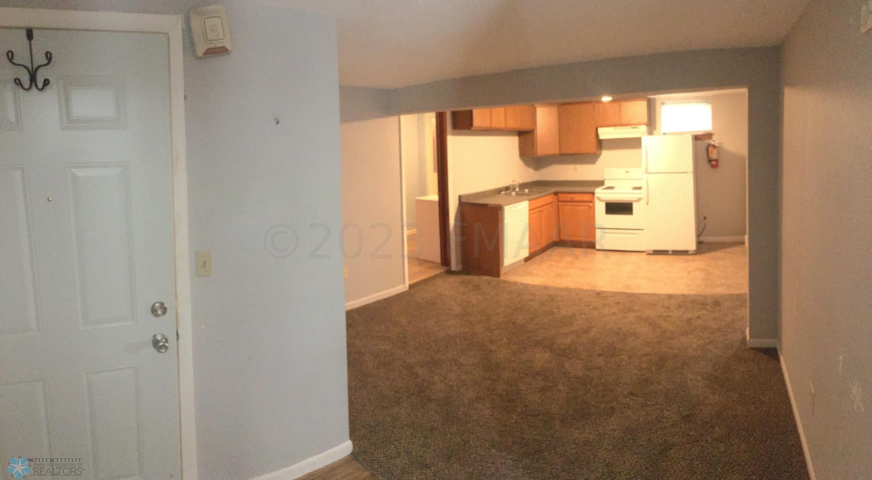 1038 COLLEGE Street N