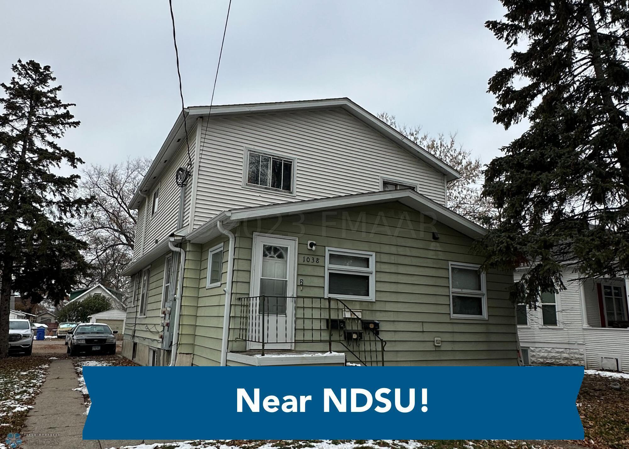 1038 COLLEGE Street N