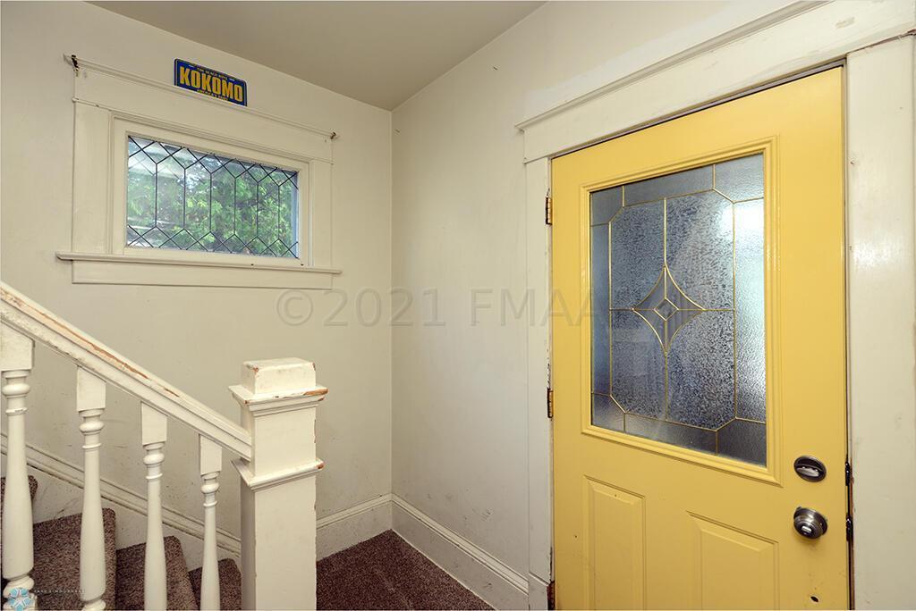 910 UNIVERSITY Drive N