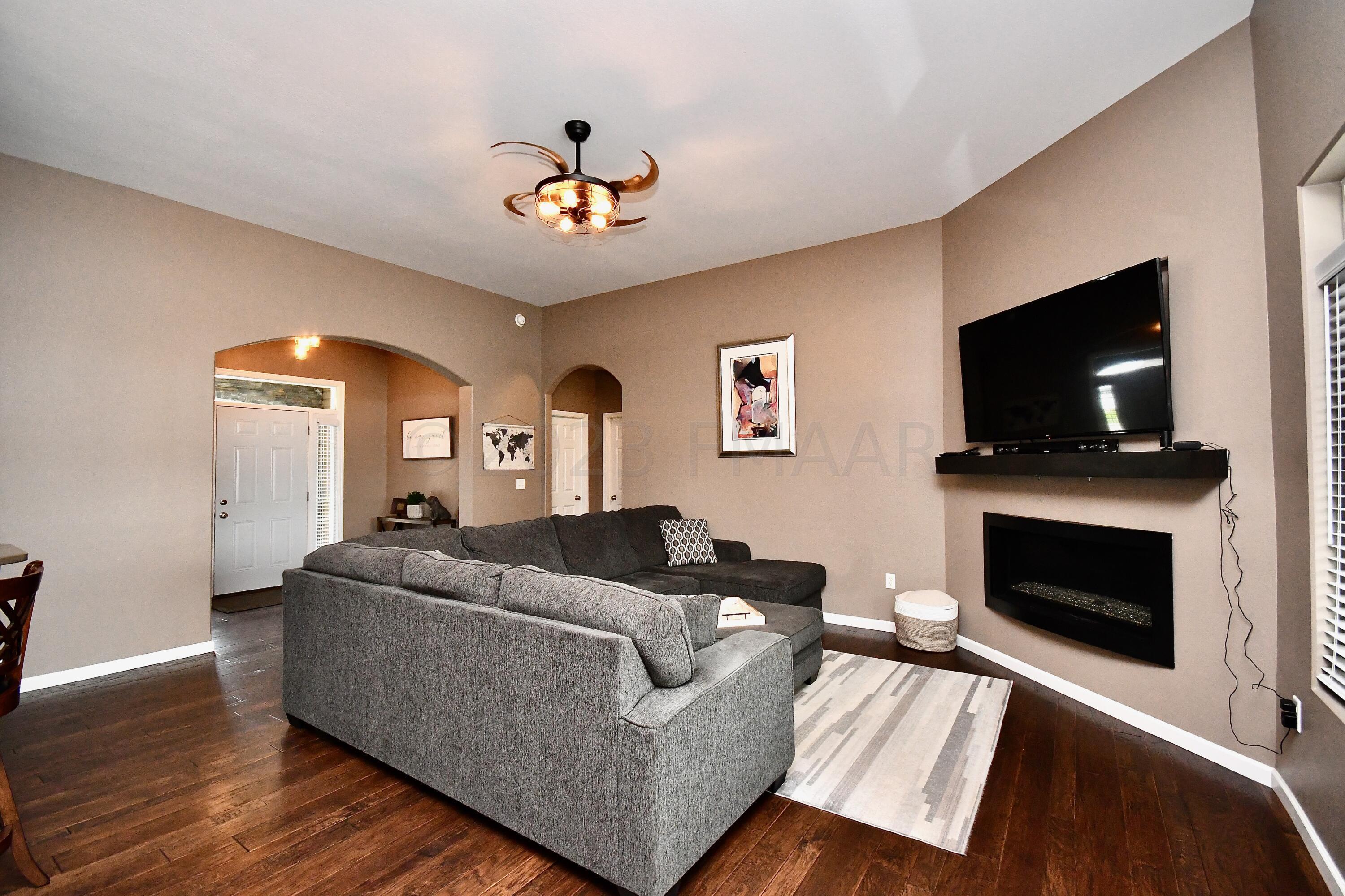 4275 PONDEROSA Place S