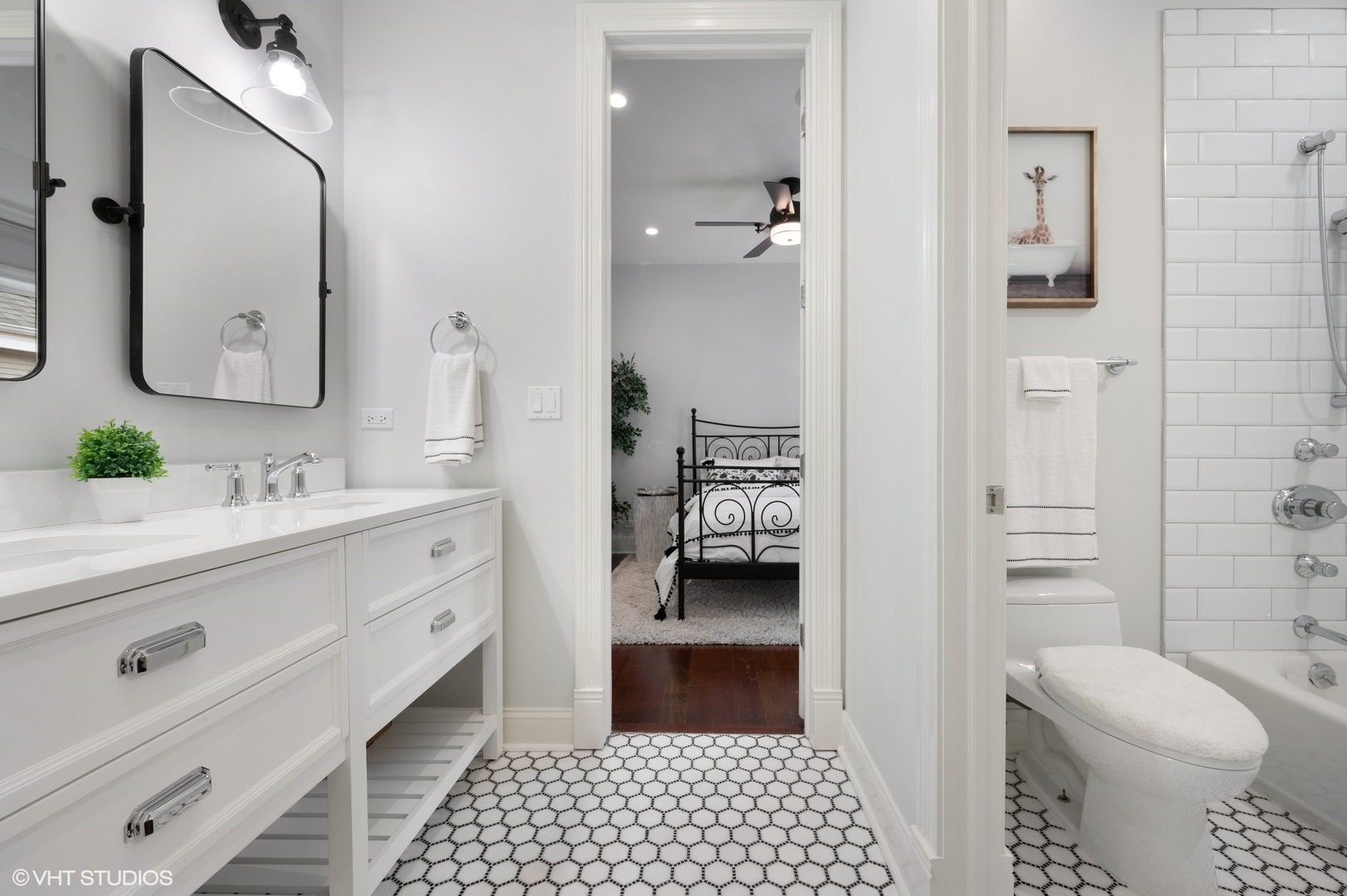 1851 W Fletcher Street