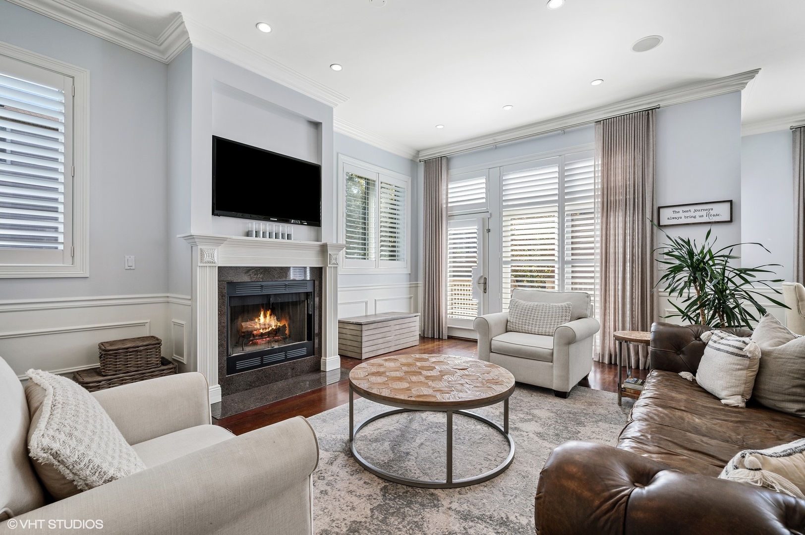 1851 W Fletcher Street