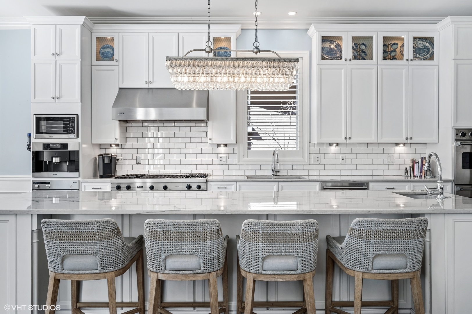 1851 W Fletcher Street