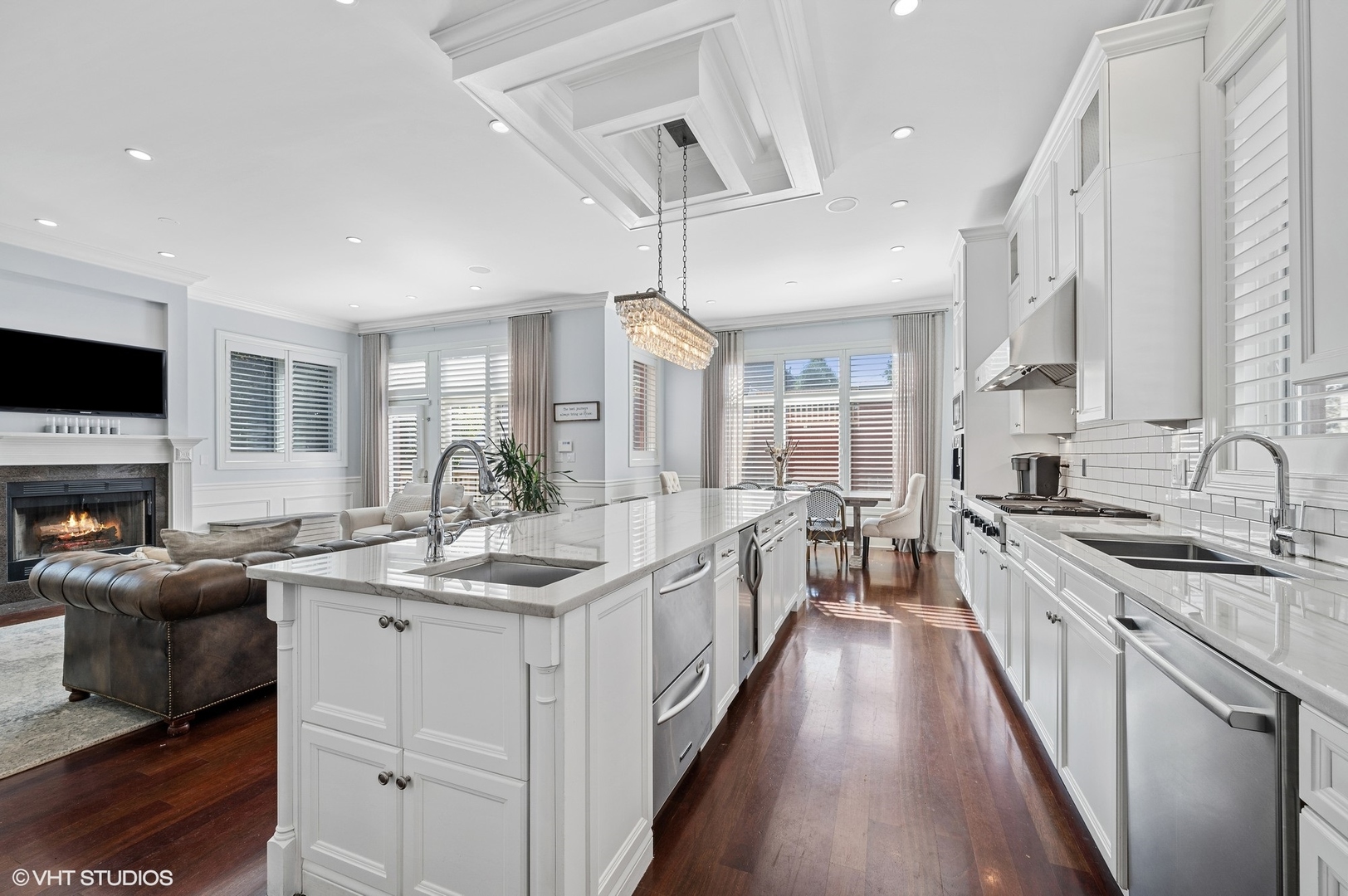 1851 W Fletcher Street