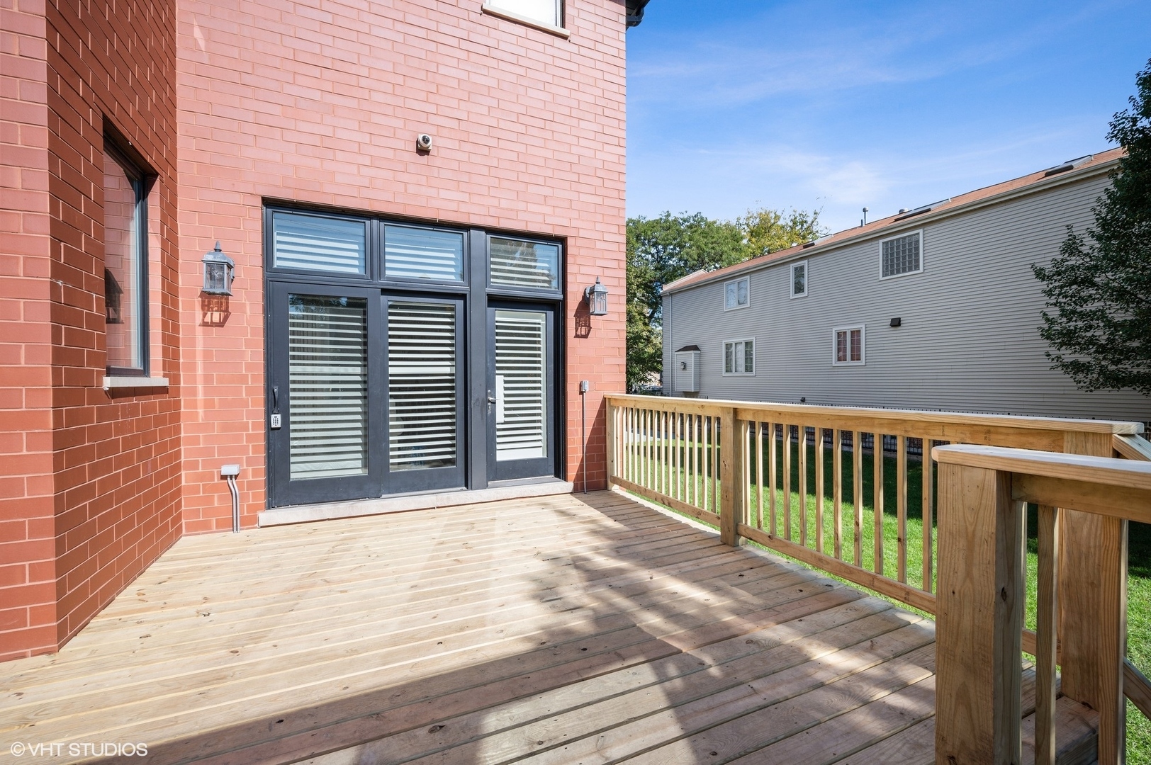 1851 W Fletcher Street