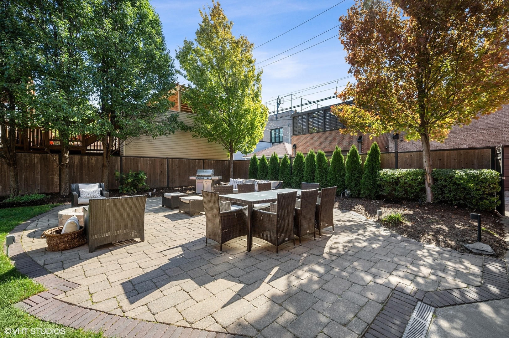 1851 W Fletcher Street