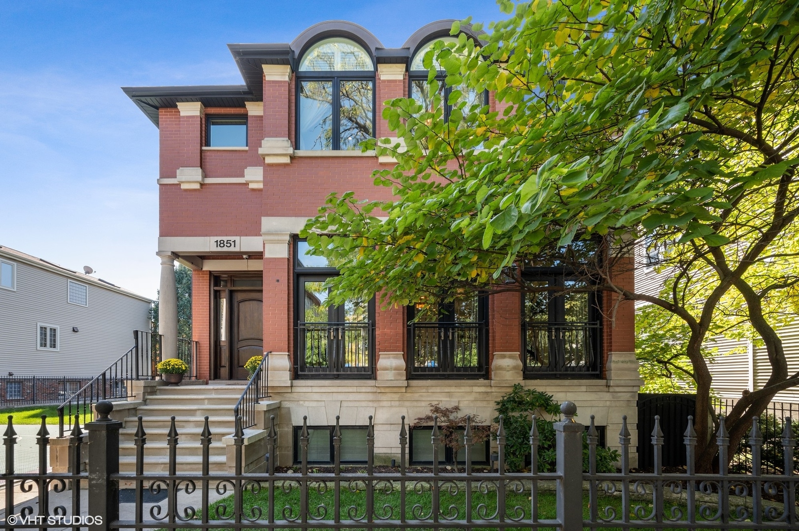 1851 W Fletcher Street