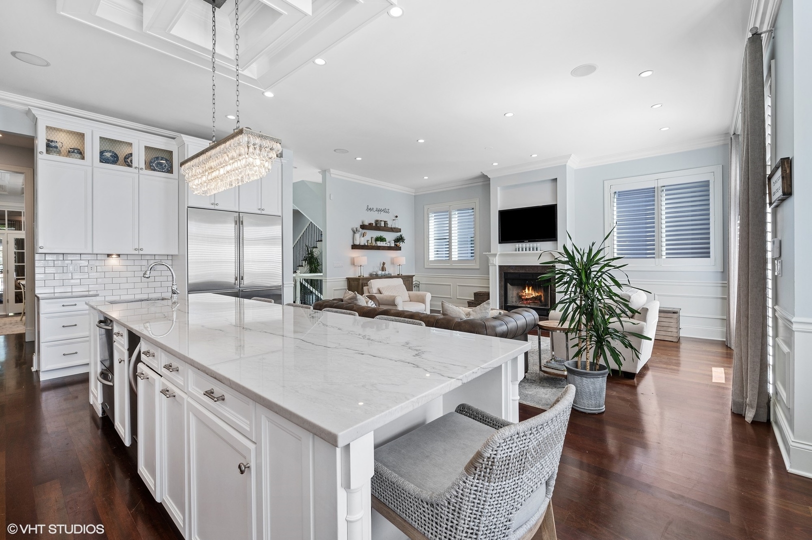 1851 W Fletcher Street