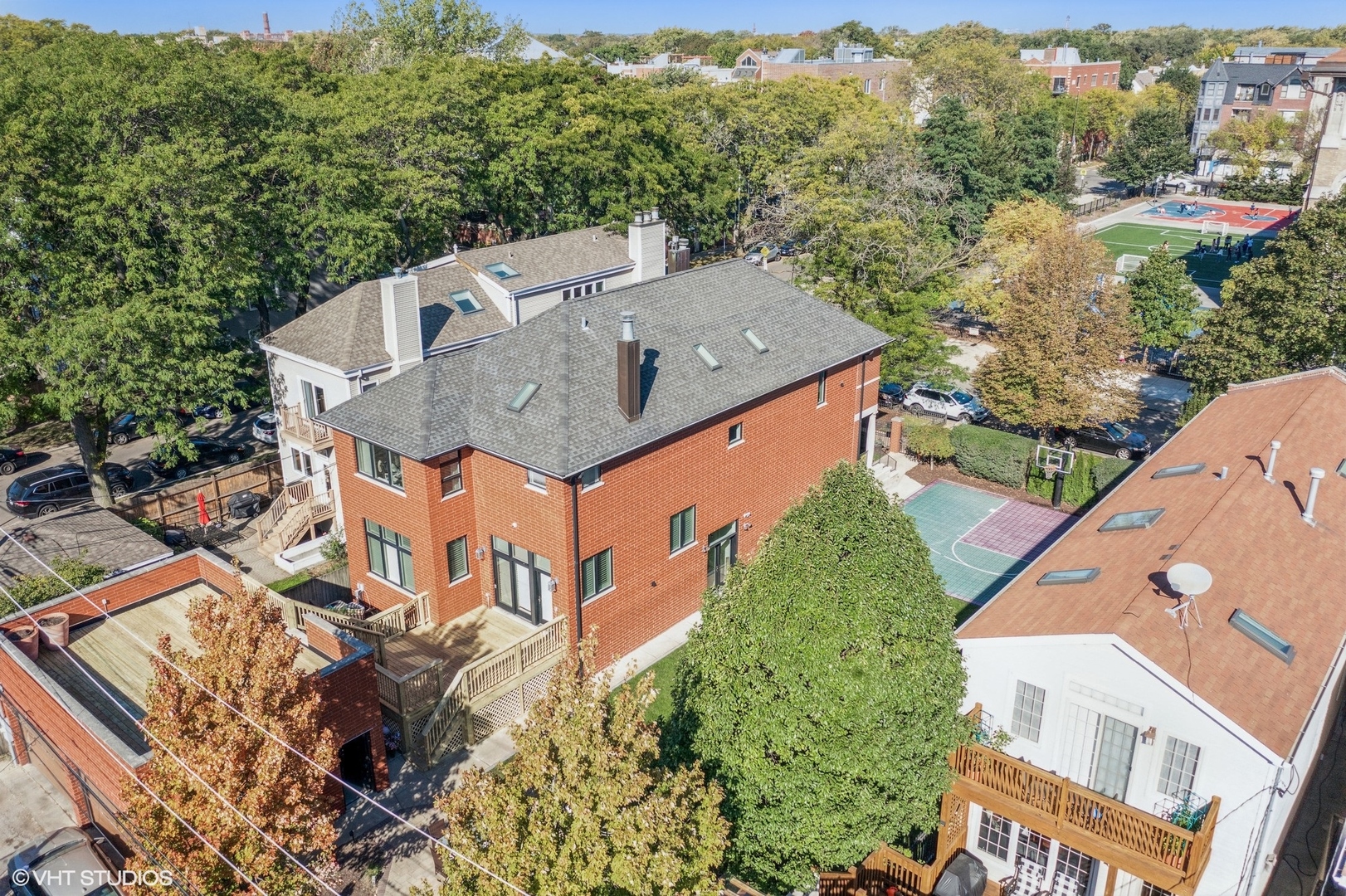 1851 W Fletcher Street