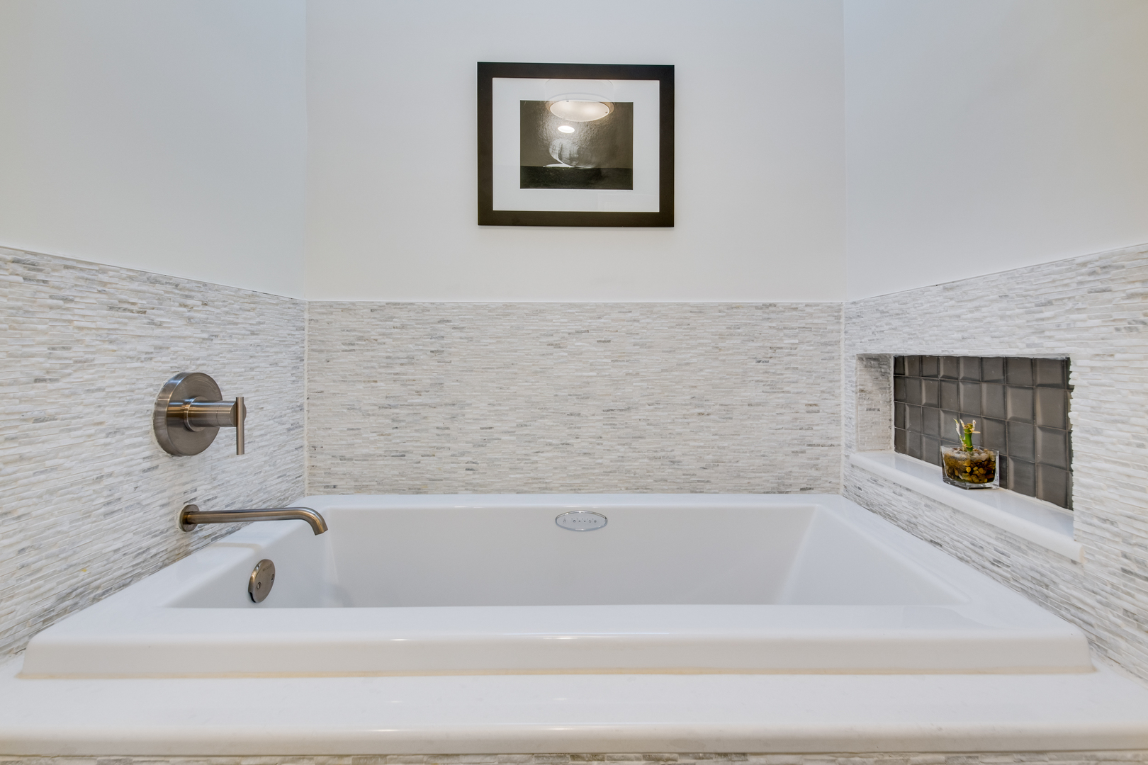 3735 N Bosworth Avenue