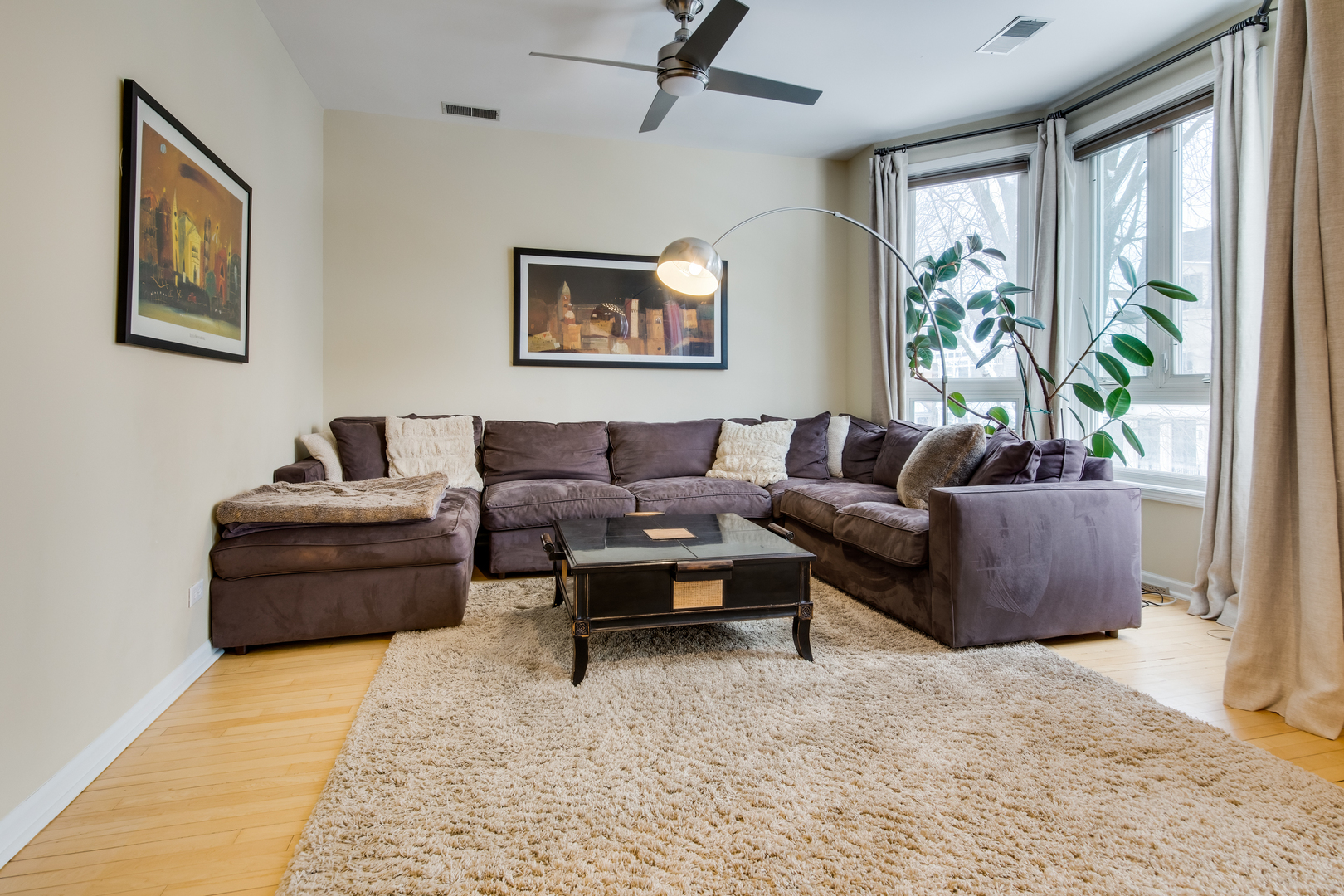 3735 N Bosworth Avenue