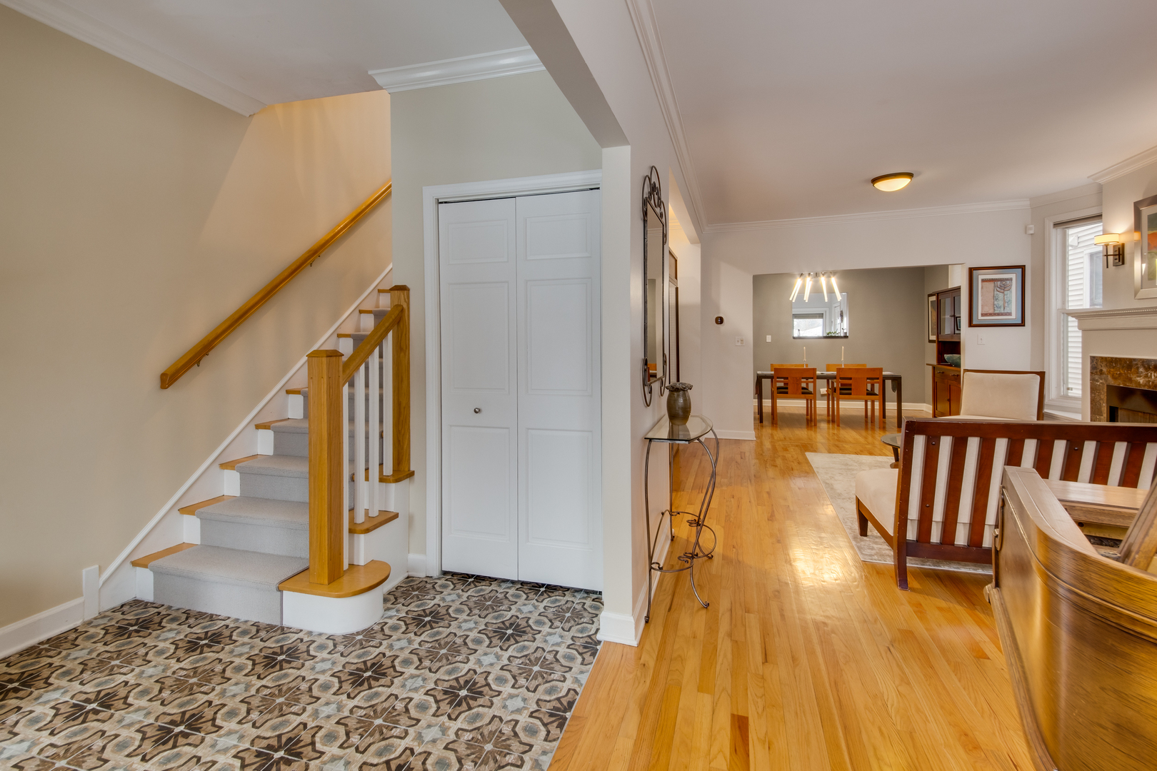 3735 N Bosworth Avenue