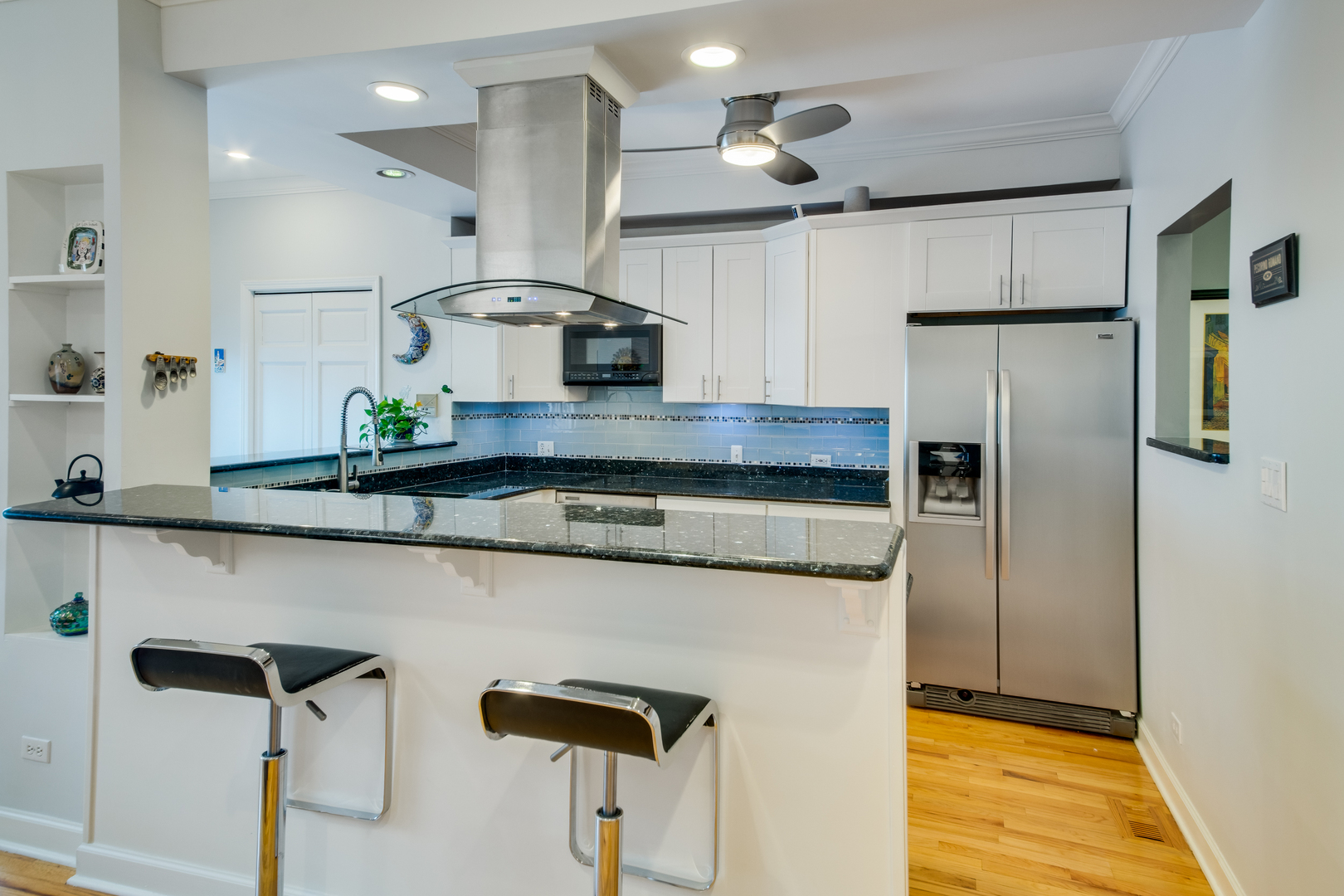 3735 N Bosworth Avenue