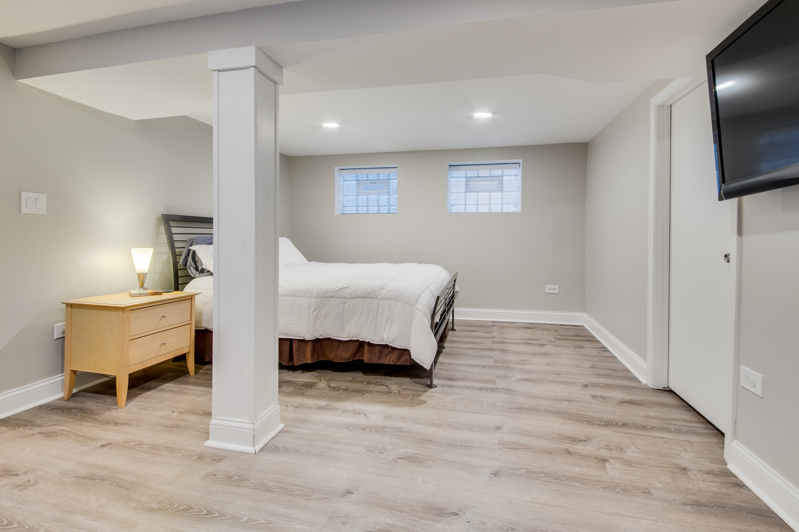 3735 N Bosworth Avenue