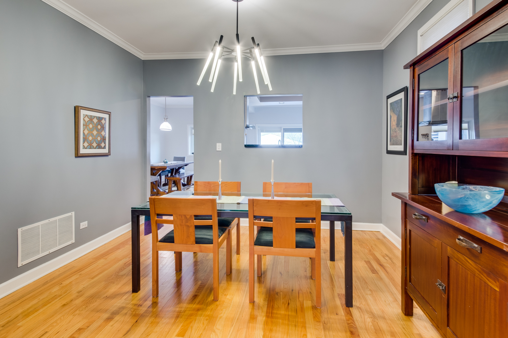 3735 N Bosworth Avenue