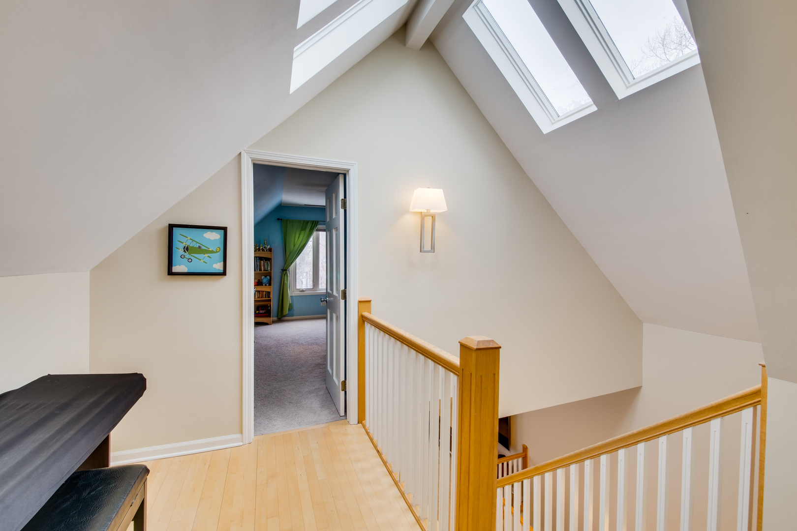 3735 N Bosworth Avenue