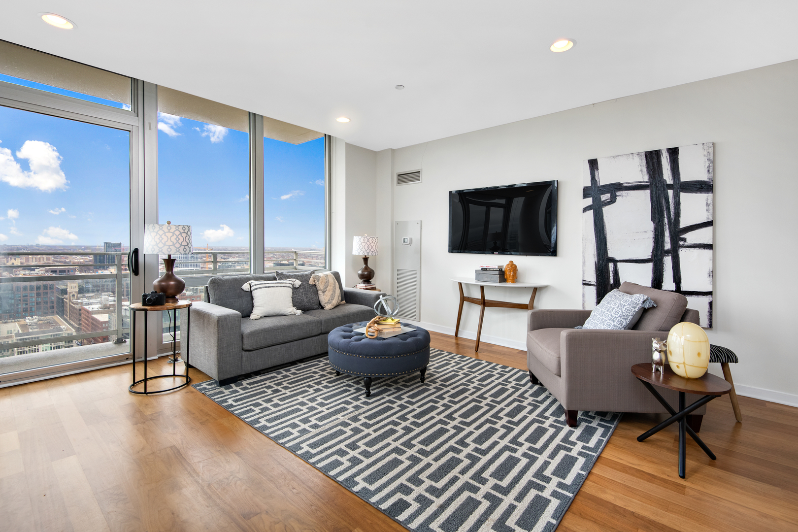 737 W Washington Boulevard Unit: 2510