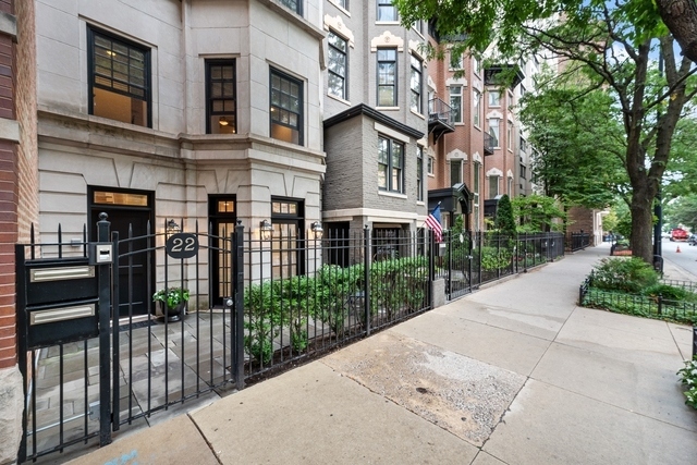 22 E Division Street Unit: 2