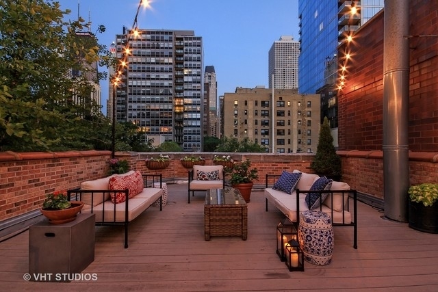 22 E Division Street Unit: 2