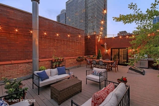 22 E Division Street Unit: 2