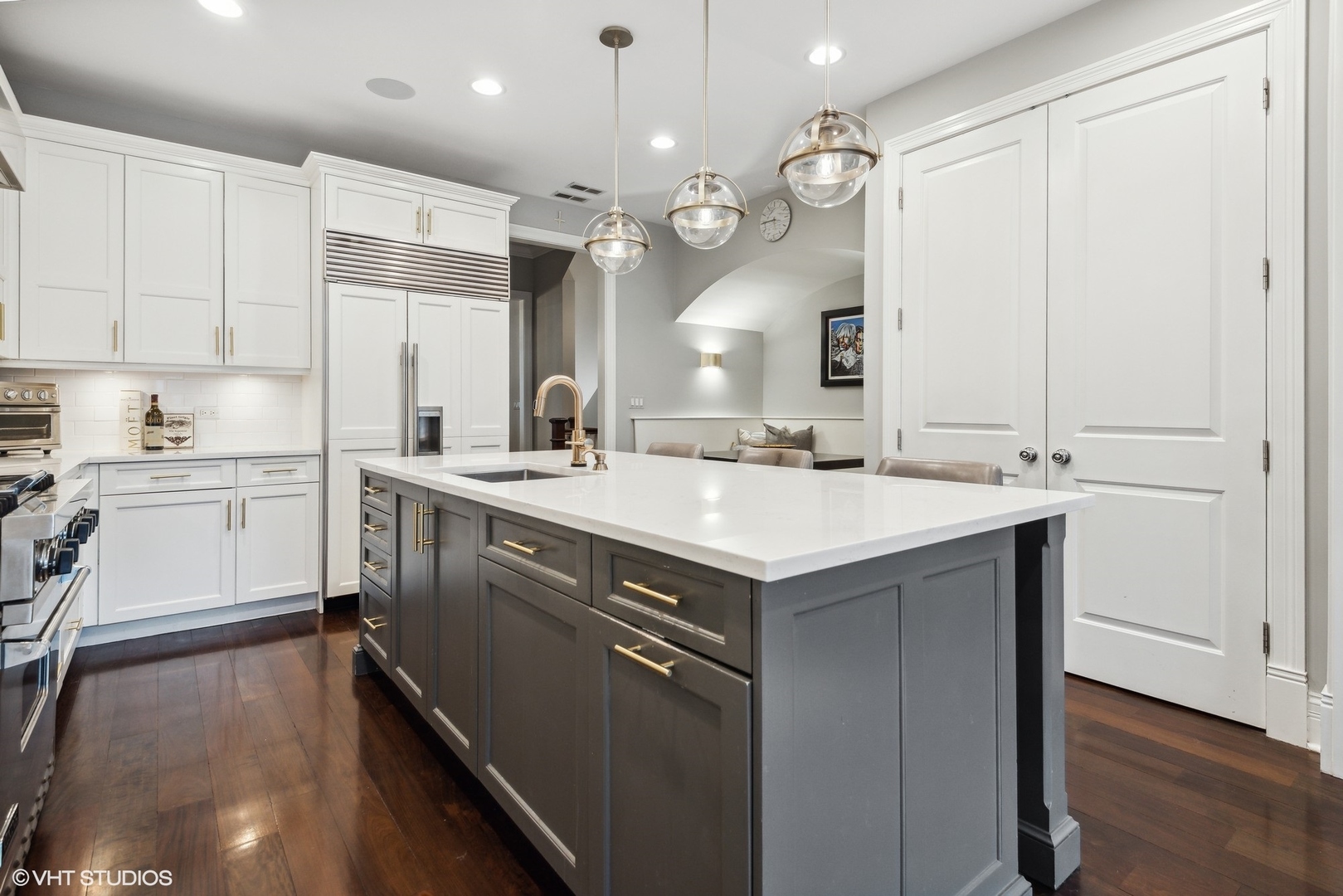 22 E Division Street Unit: 2