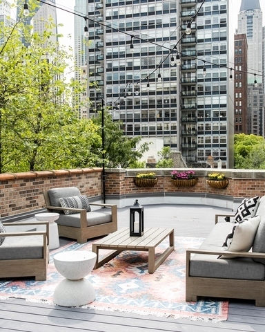 22 E Division Street Unit: 2