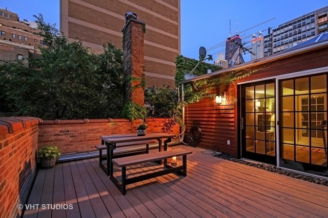 22 E Division Street Unit: 2