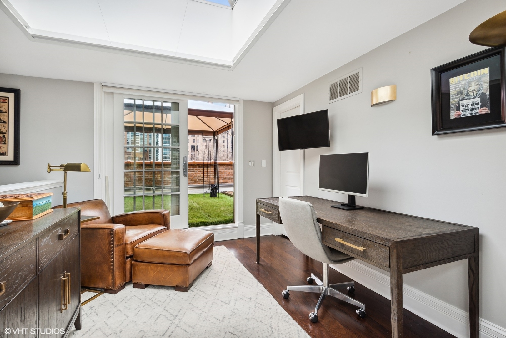 22 E Division Street Unit: 2