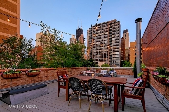 22 E Division Street Unit: 2