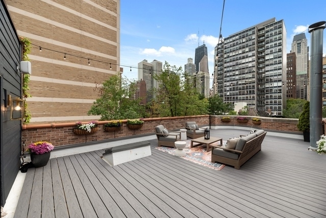 22 E Division Street Unit: 2