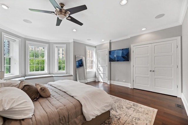 22 E Division Street Unit: 2