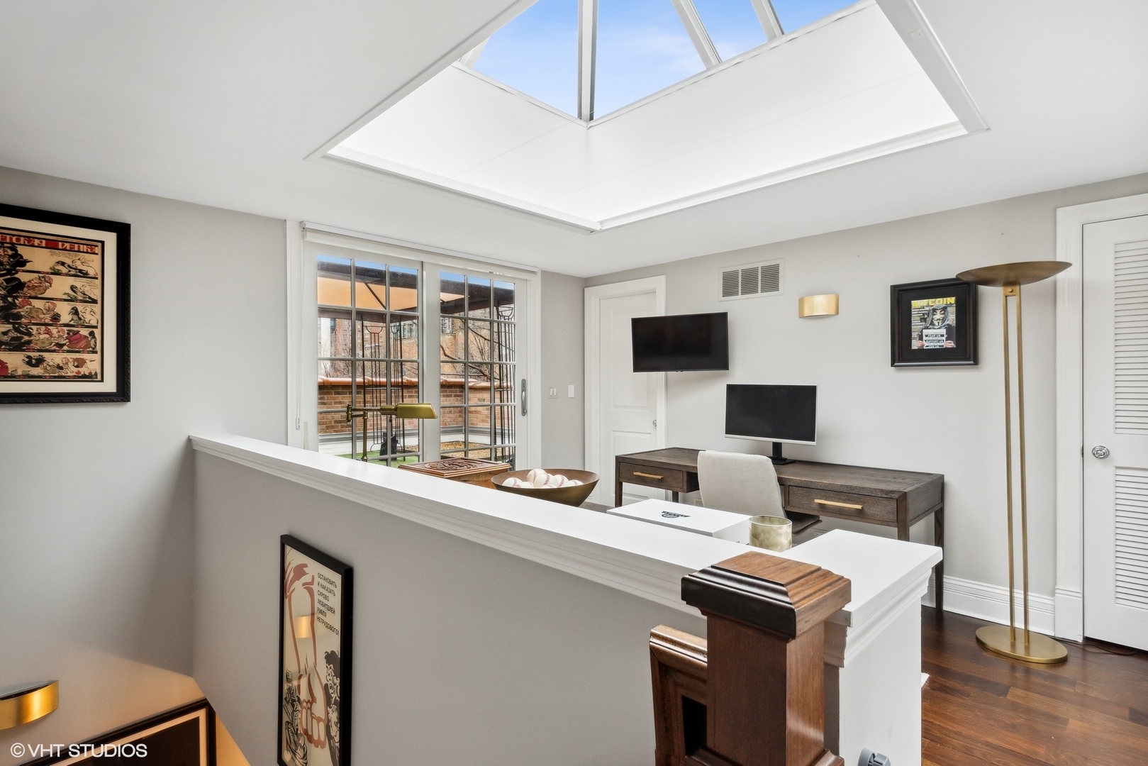 22 E Division Street Unit: 2