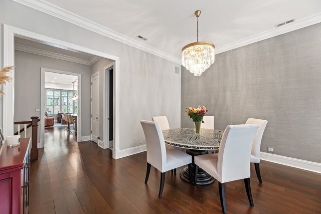 22 E Division Street Unit: 2