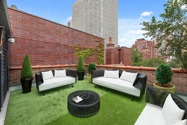 22 E Division Street Unit: 2