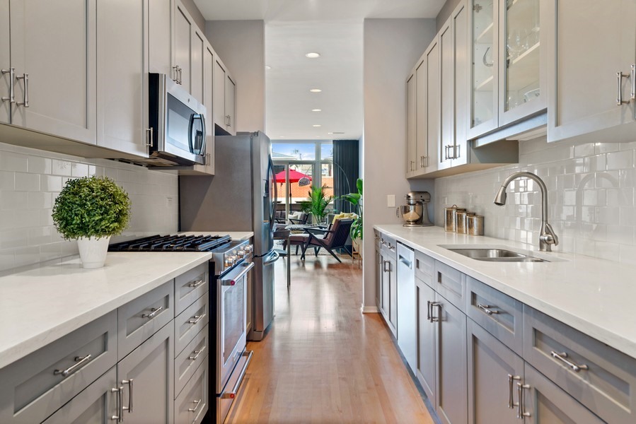 324 N Jefferson Street Unit: 304