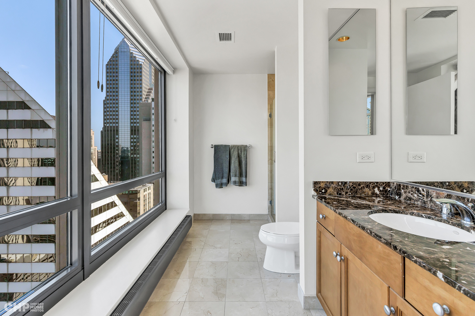 130 N GARLAND Court Unit: 4401