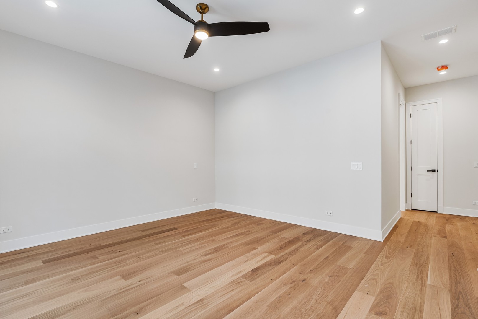 232 S Green Street Unit: 1S