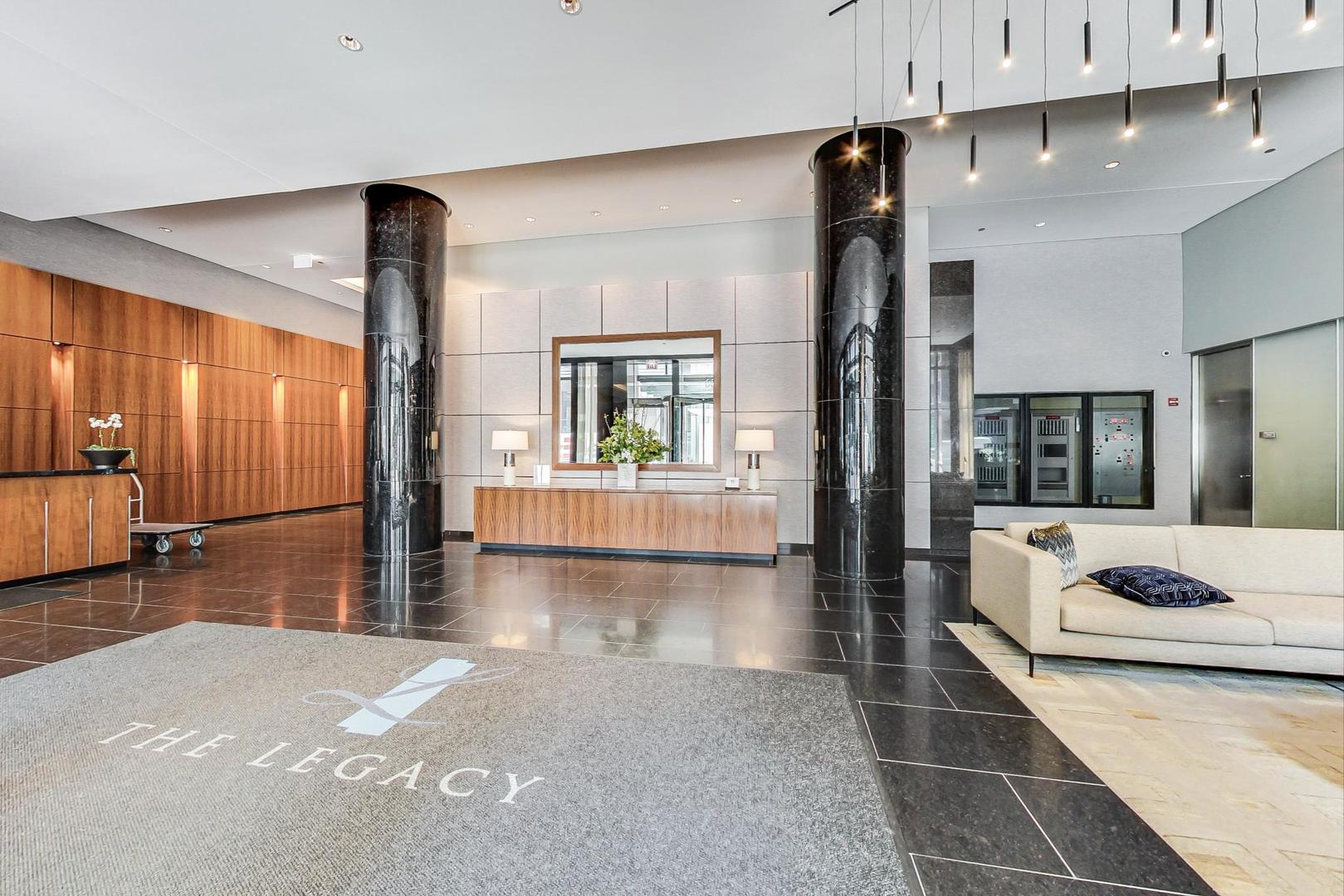 60 E Monroe Street Unit: 1707