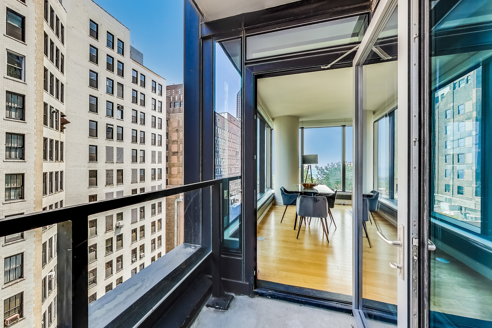 60 E Monroe Street Unit: 1707