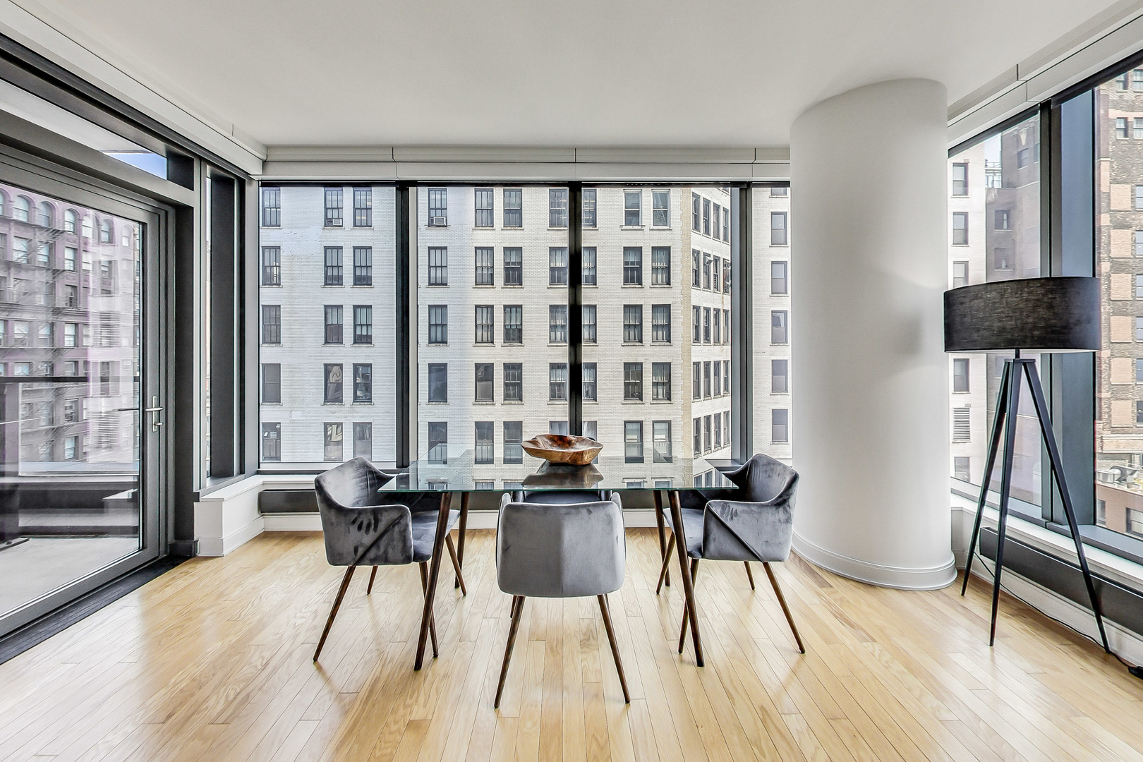 60 E Monroe Street Unit: 1707