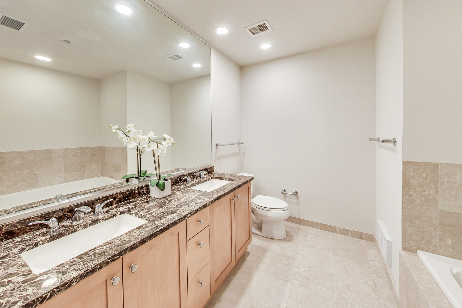 60 E Monroe Street Unit: 1707