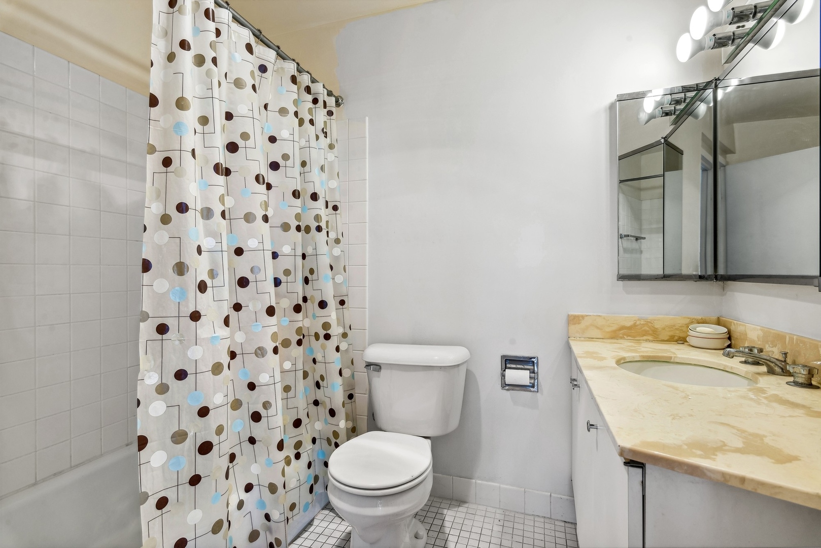 5415 N SHERIDAN Road Unit: 3811-10