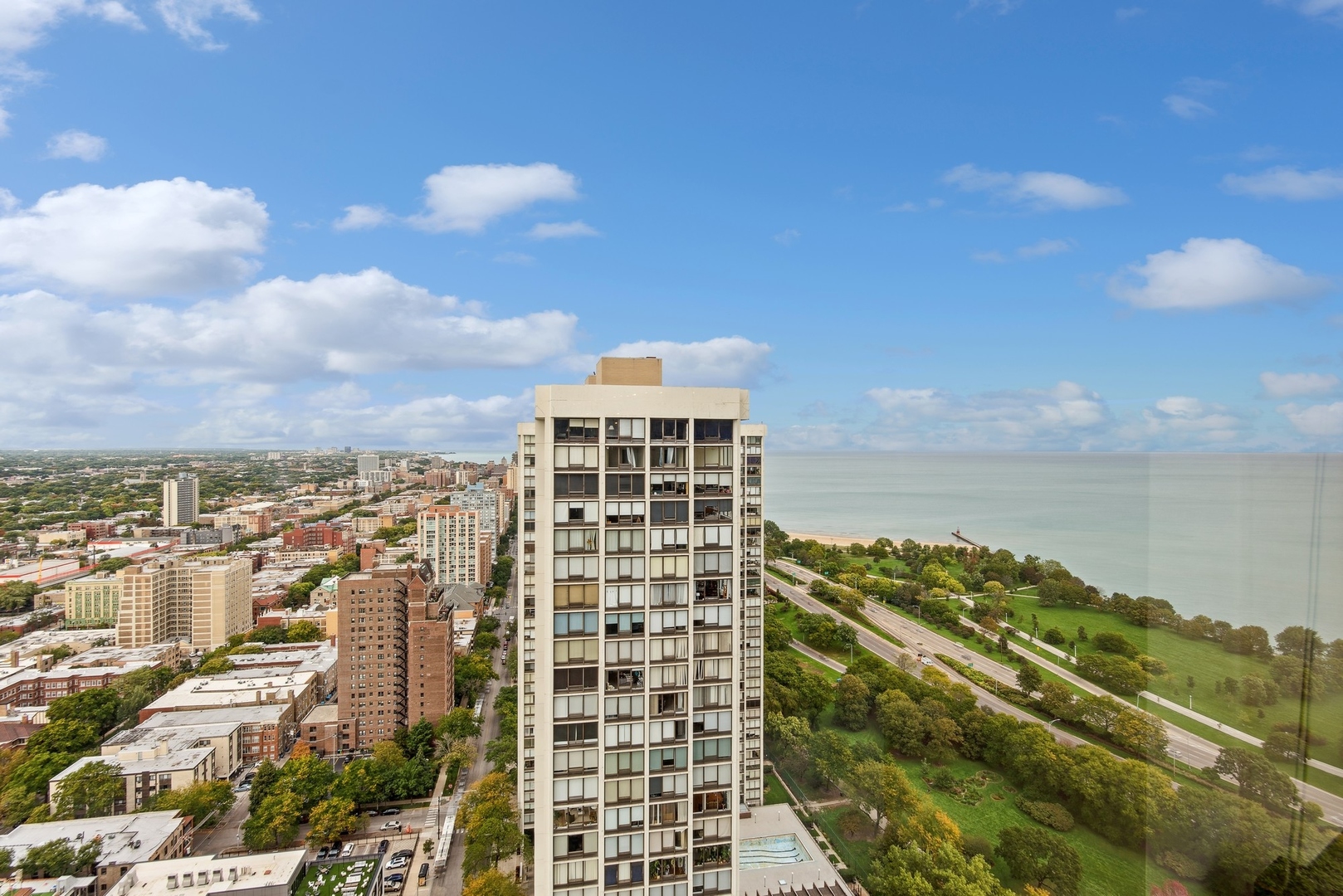 5415 N SHERIDAN Road Unit: 3811-10