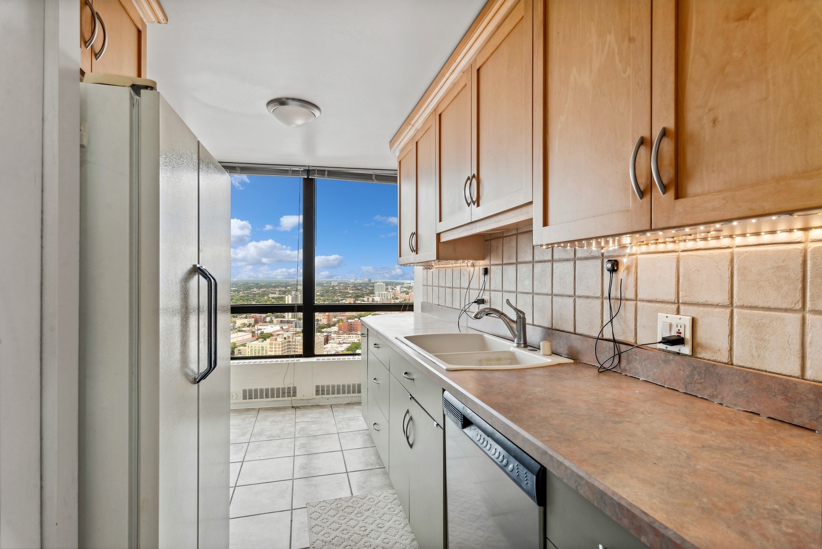 5415 N SHERIDAN Road Unit: 3811-10