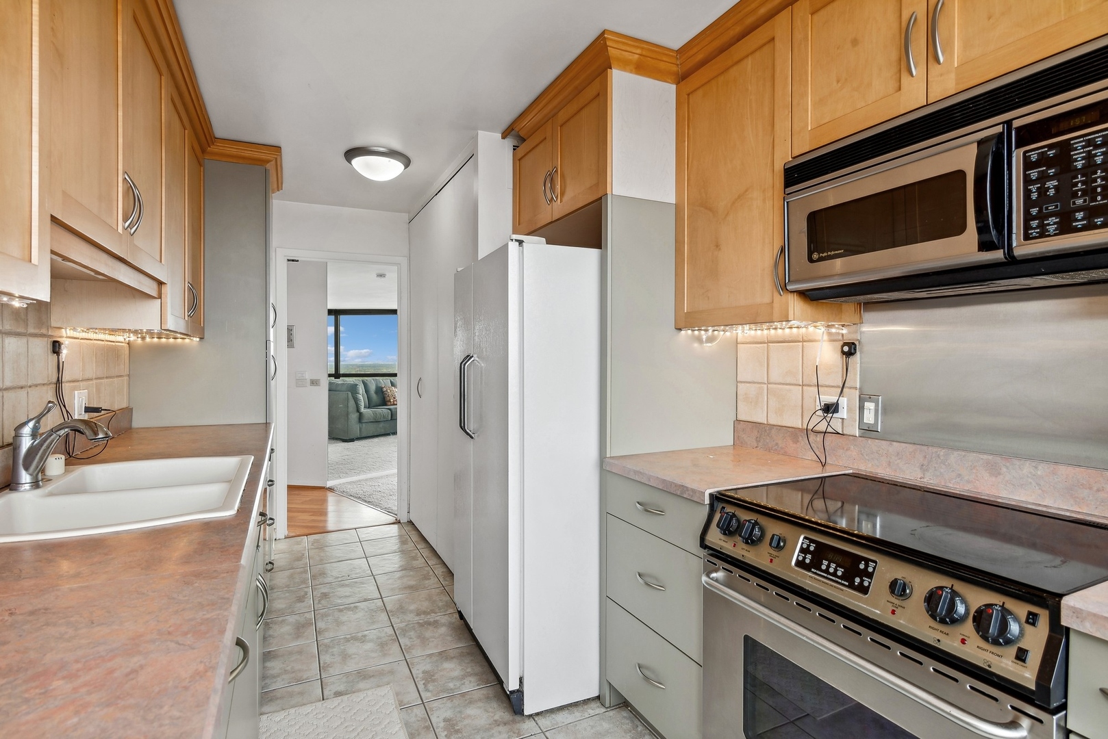 5415 N SHERIDAN Road Unit: 3811-10