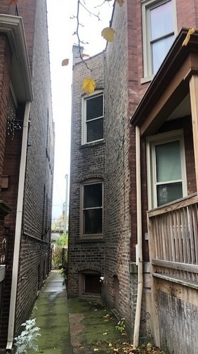 2449 W LELAND Avenue